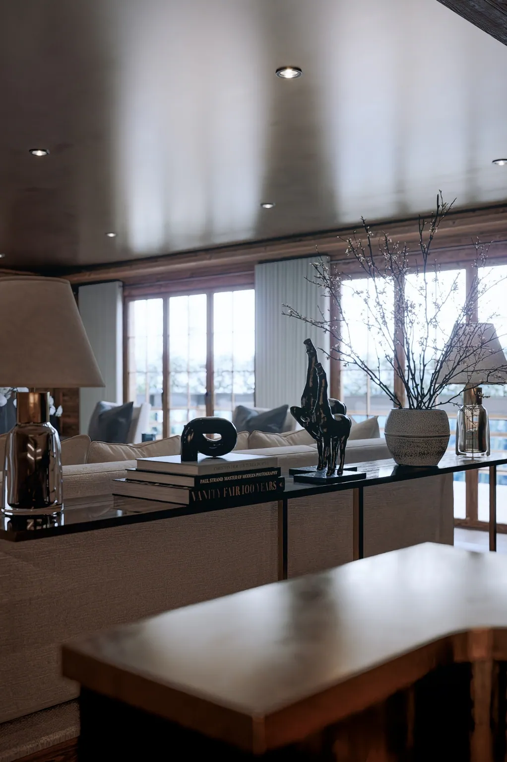 Swiss Chalet — Lounge – Entrance